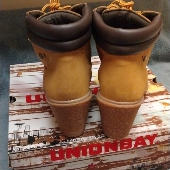 UnionBay Minimalist Comfy LaceUp 3” Wedge Ankle Boot - Picture 2 of 6